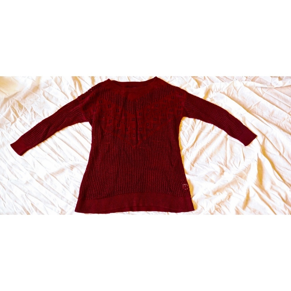 Maroon sweater